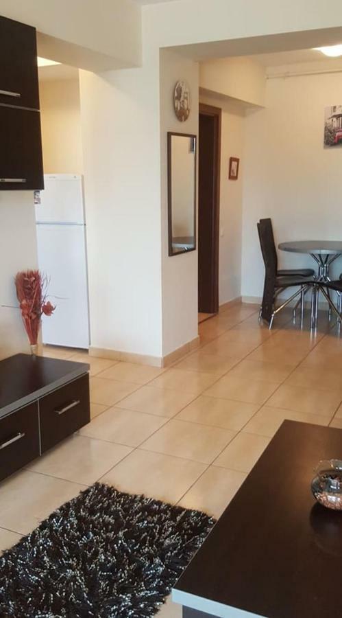Nick Apartments Mamaia Eksteriør bilde